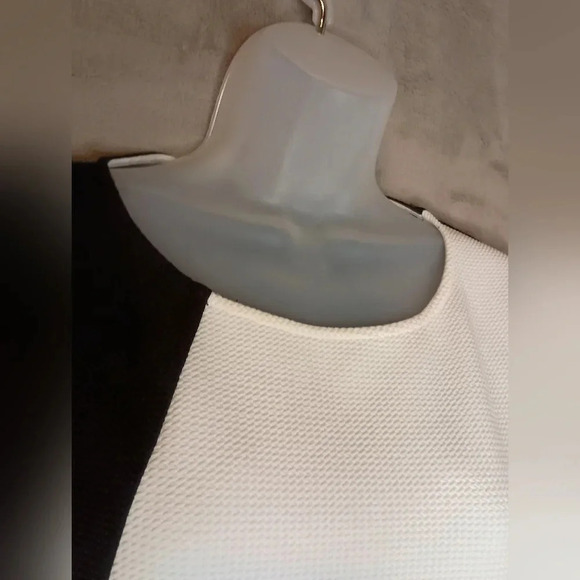 2/$30 DKNY colorblock half sleeve top (#992) - Picture 4 of 7